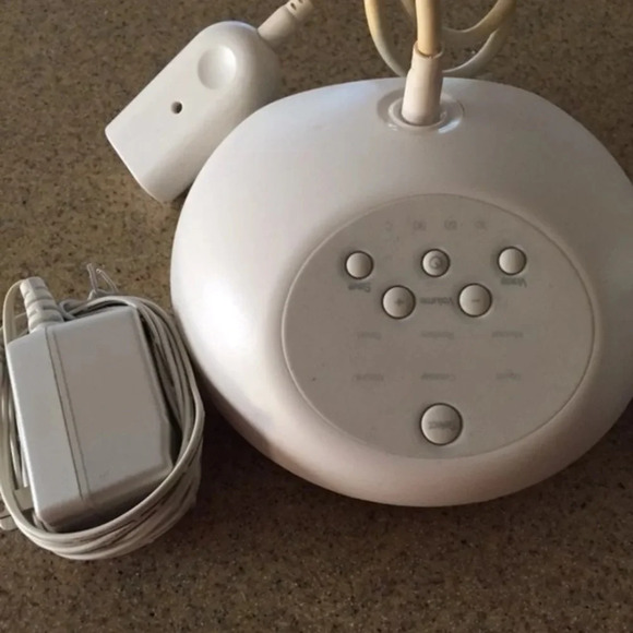 Brookstone Relaxing Sound Machine - Picture 5 of 6